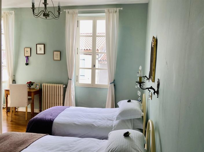 Image No.17-5 Bed House for sale