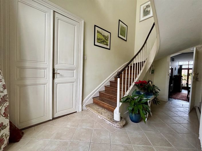 Image No.25-5 Bed House for sale
