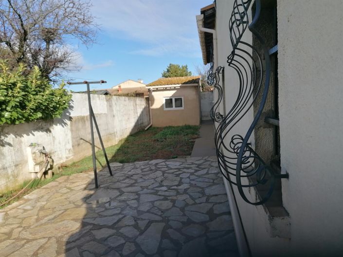 Image No.5-2 Bed House for sale