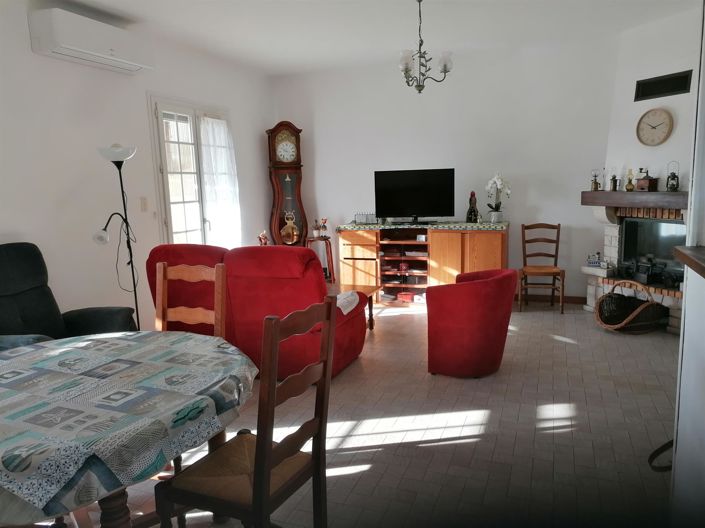 Image No.8-2 Bed House for sale