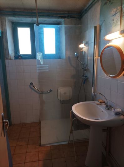 Image No.4-2 Bed House for sale