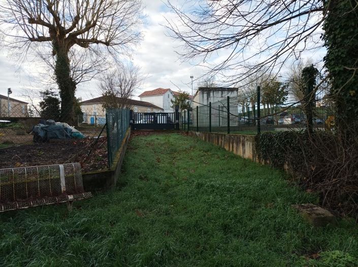 Image No.8-2 Bed House for sale