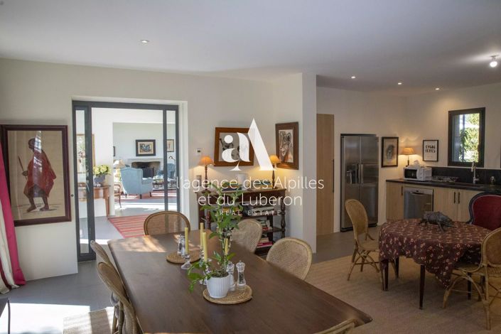 Image No.8-4 Bed House for sale