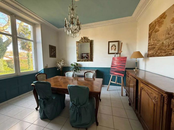 Image No.4-8 Bed House for sale