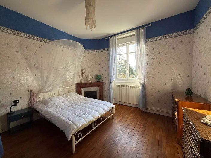 Image No.9-8 Bed House for sale