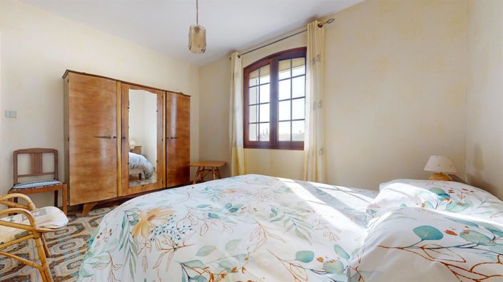 Image No.10-4 Bed House for sale