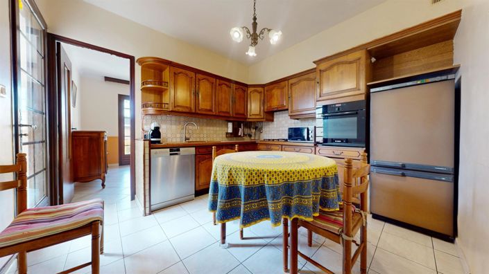 Image No.6-4 Bed House for sale