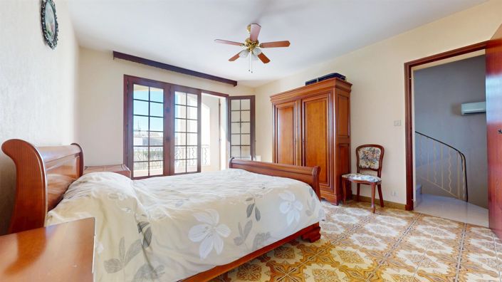 Image No.8-4 Bed House for sale