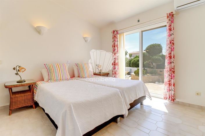 Image No.22-4 Bed House for sale