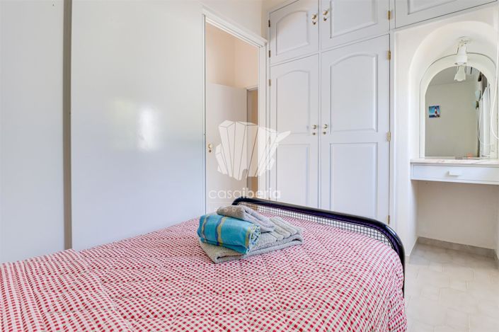 Image No.26-4 Bed House for sale