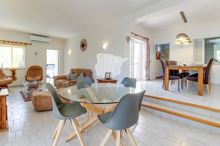 Image No.8-4 Bed House for sale