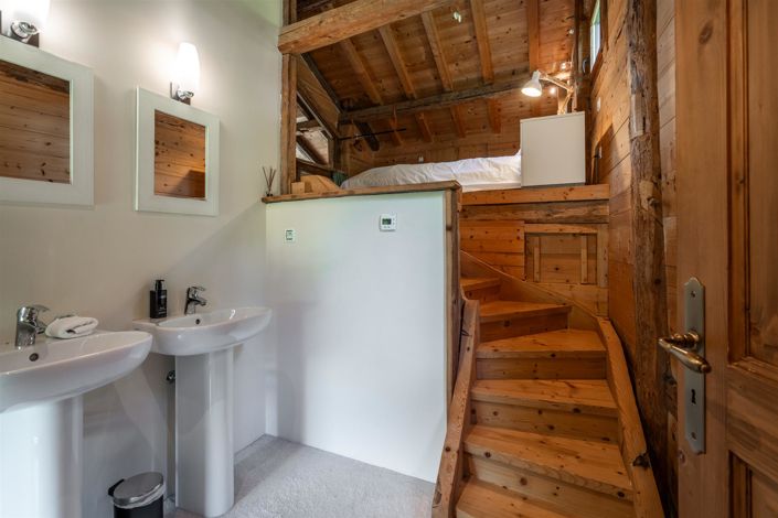 Image No.16-4 Bed House for sale