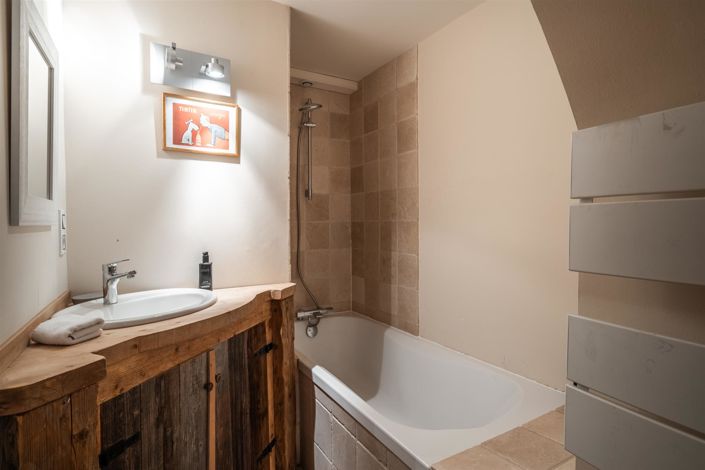 Image No.18-4 Bed House for sale