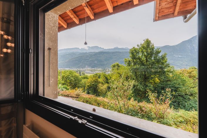 Image No.17-6 Bed House for sale