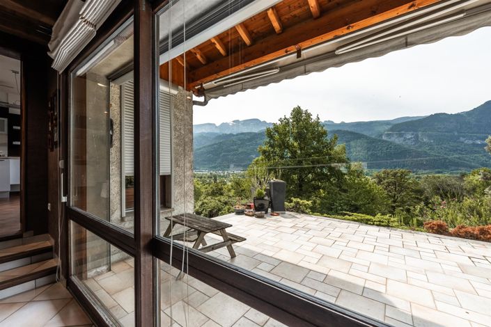 Image No.6-6 Bed House for sale