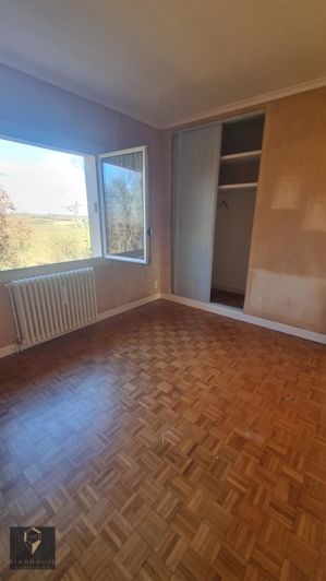 Image No.12-2 Bed House for sale