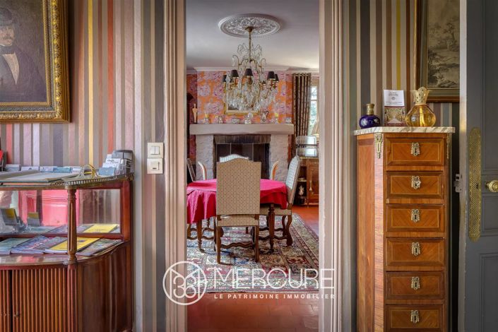 Image No.5-8 Bed House for sale