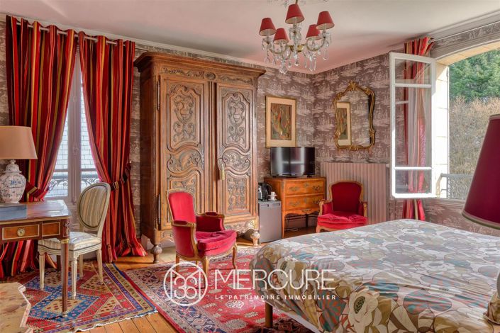 Image No.7-8 Bed House for sale