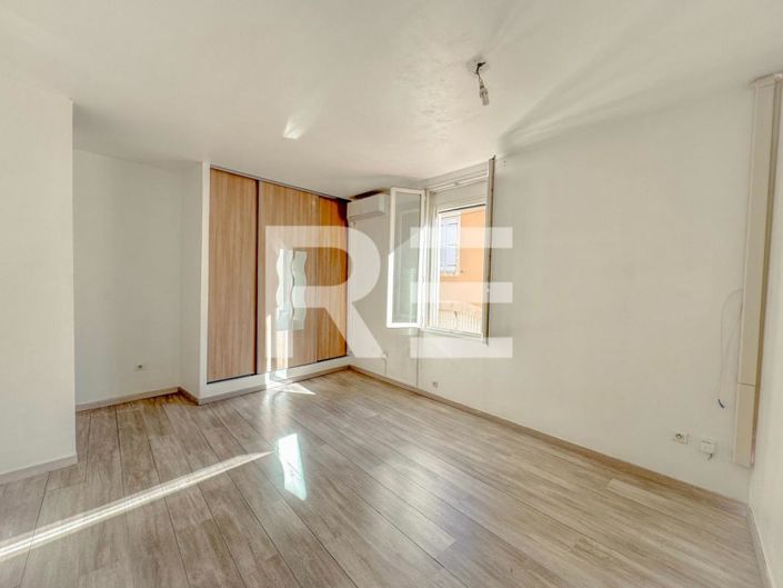 Image No.7-2 Bed House for sale