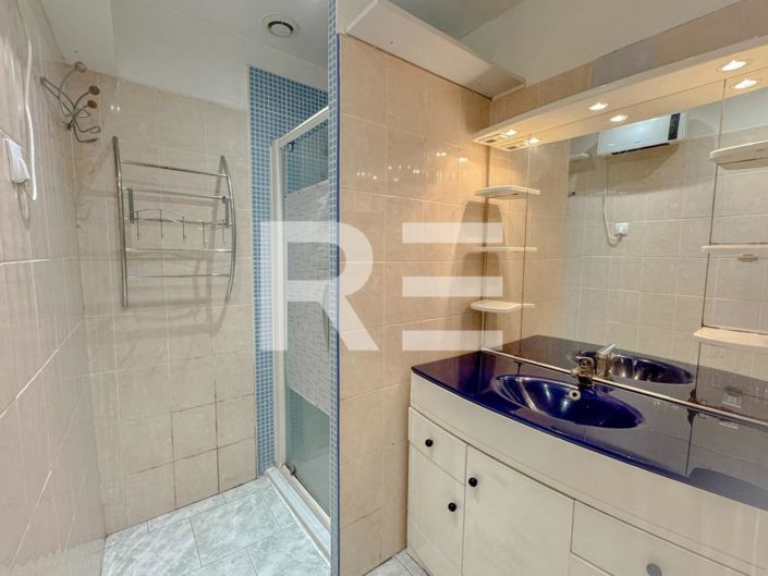 Image No.8-2 Bed House for sale