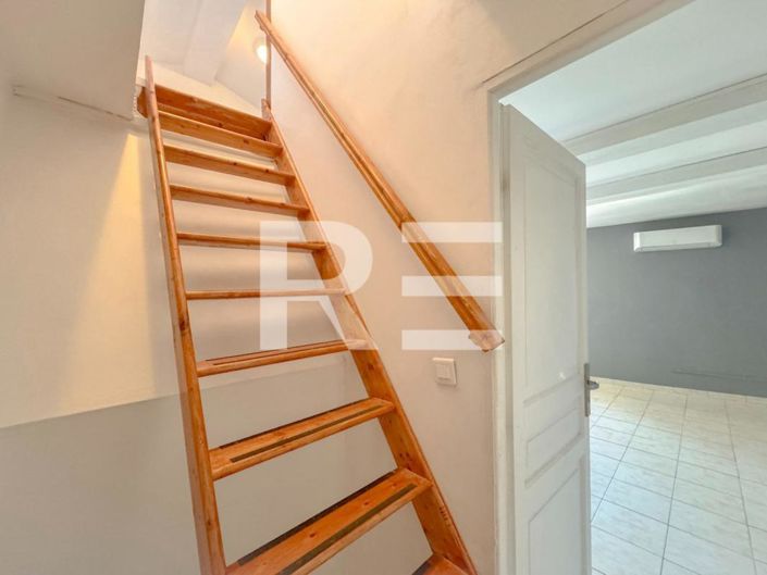 Image No.9-2 Bed House for sale