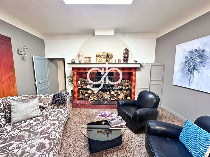 Image No.10-6 Bed House for sale