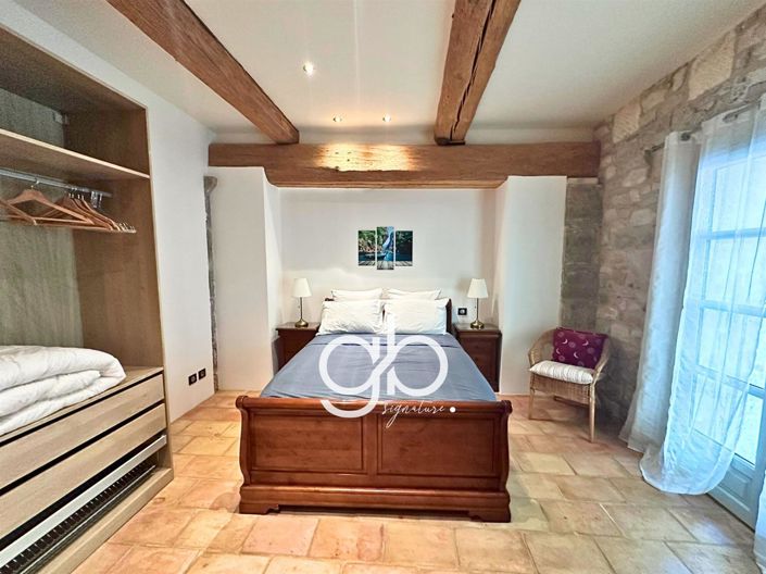 Image No.18-6 Bed House for sale