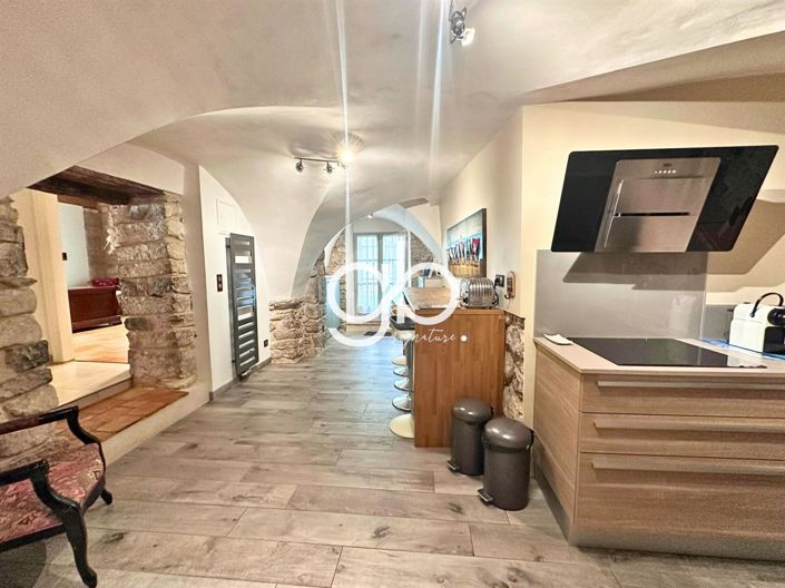 Image No.21-6 Bed House for sale