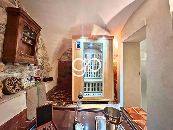 Image No.25-6 Bed House for sale