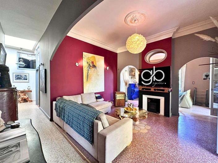 Image No.4-6 Bed House for sale