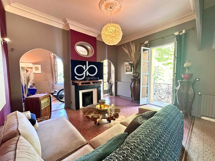 Image No.5-6 Bed House for sale