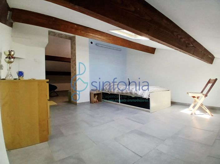 Image No.18-6 Bed House for sale