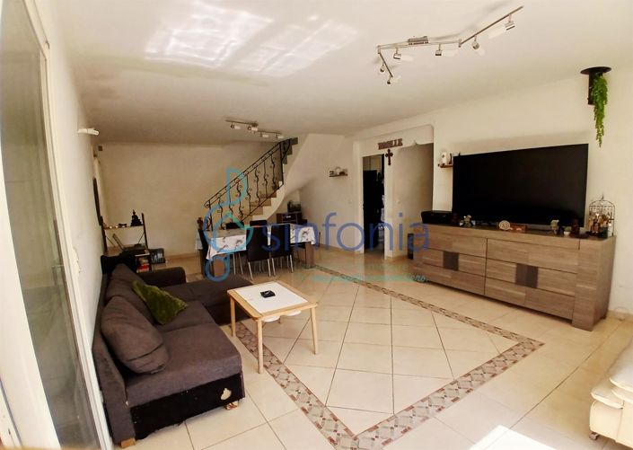 Image No.5-6 Bed House for sale