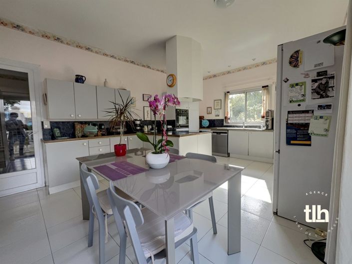 Image No.2-7 Bed House for sale