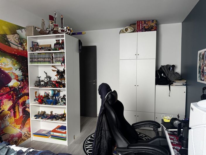 Image No.12-4 Bed Property for sale