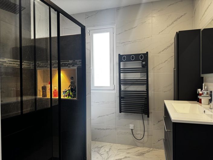 Image No.16-4 Bed Property for sale