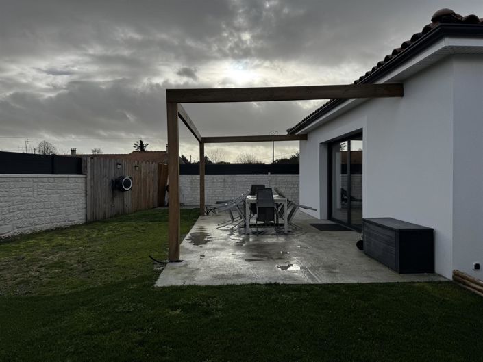 Image No.20-4 Bed Property for sale