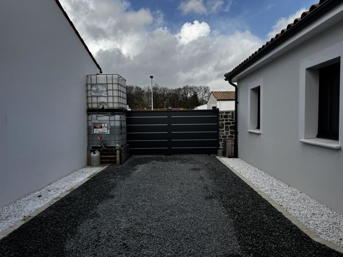 Image No.21-4 Bed Property for sale