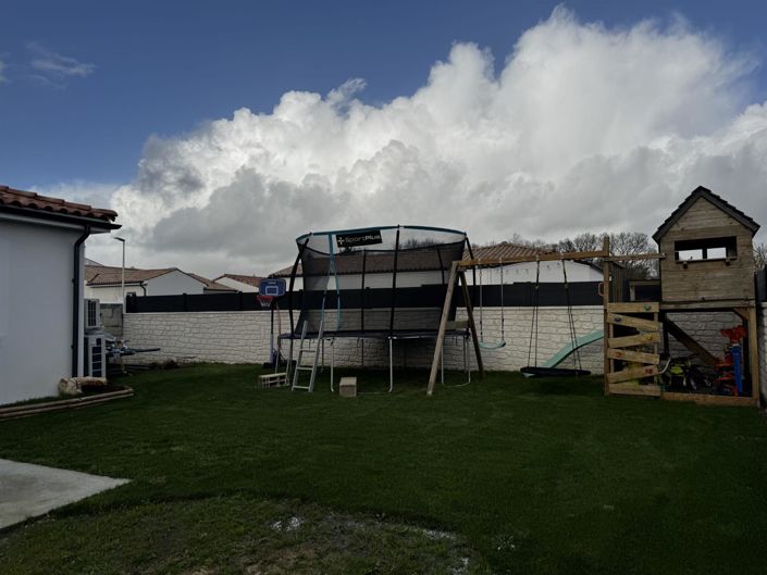 Image No.22-4 Bed Property for sale