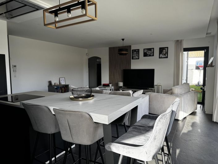 Image No.24-4 Bed Property for sale