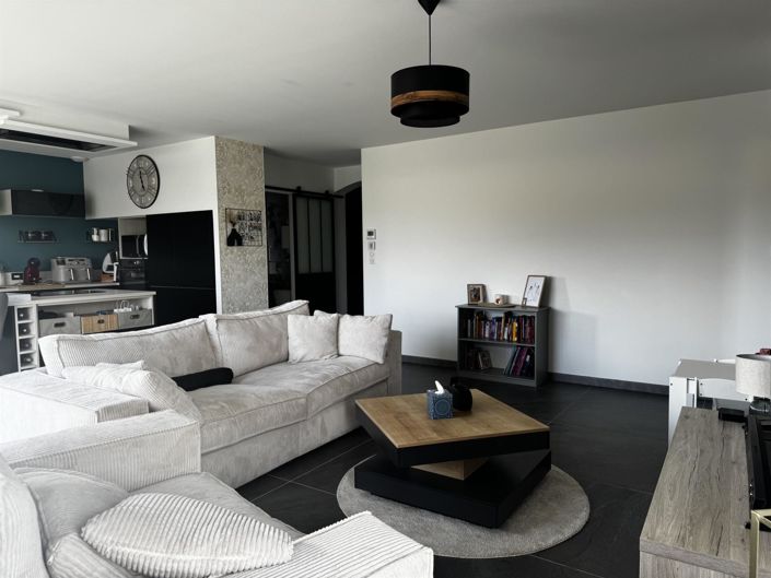 Image No.5-4 Bed Property for sale