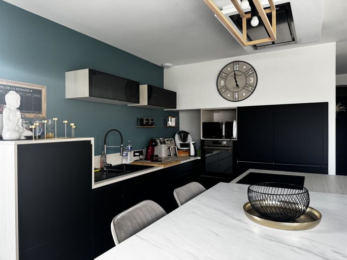 Image No.6-4 Bed Property for sale