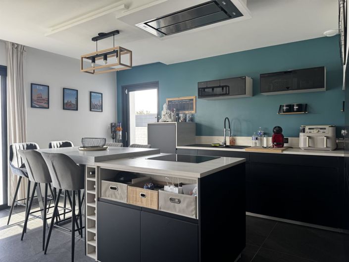 Image No.7-4 Bed Property for sale