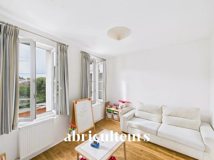 Image No.9-3 Bed House for sale