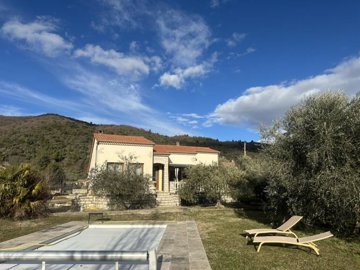 1 - Malijai, House