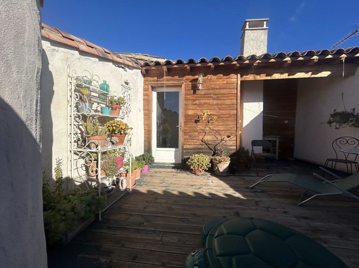 Image No.10-3 Bed House for sale