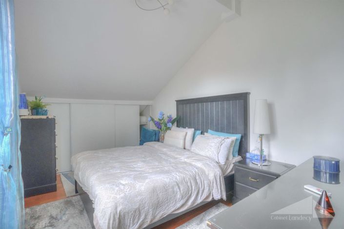 Image No.7-3 Bed House for sale