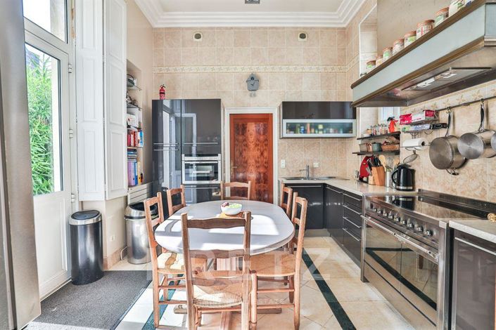 Image No.16-8 Bed House for sale