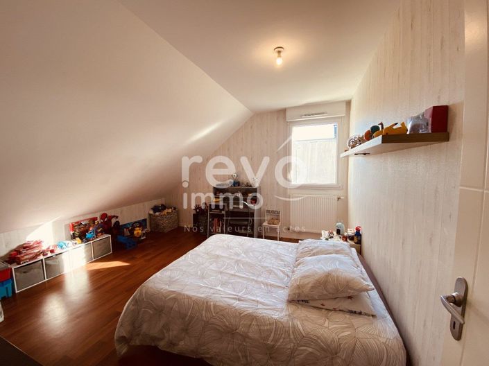 Image No.6-4 Bed House for sale