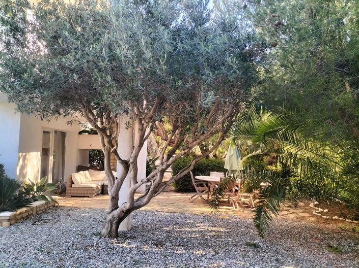 Image No.3-5 Bed House for sale